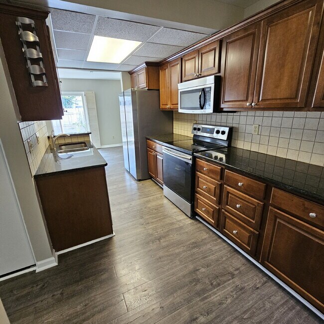 Photo - Spacious End Unit 2 Bedroom Condo with 2.5...