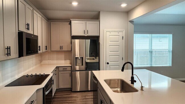 Photo - 704 Giorgio Moroder Dr