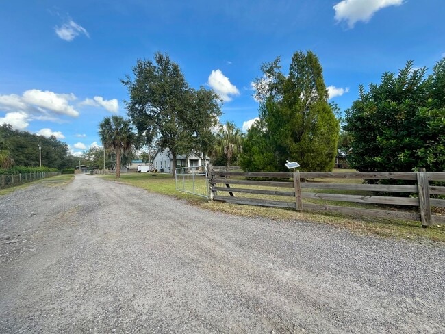 Photo - Cozy Country Home!