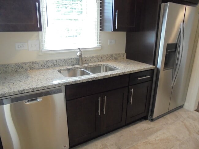 Photo - 408 W Sunset Rd