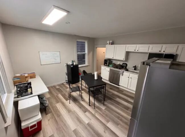 Photo - 404 Warner St