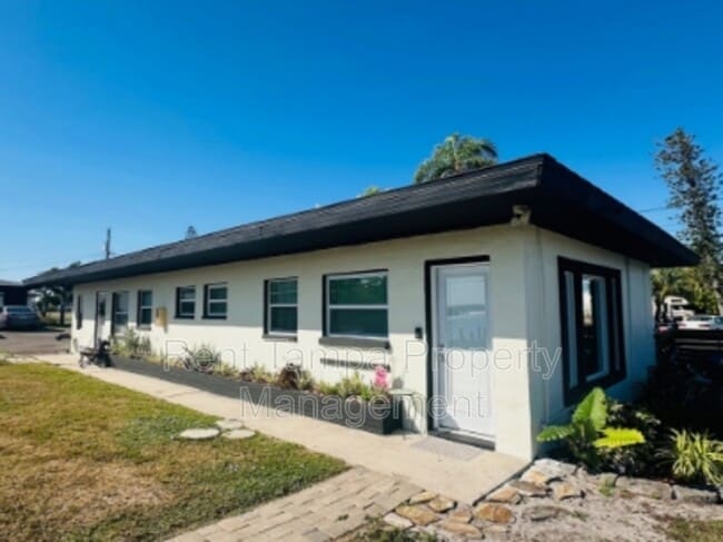 Building Photo - Neptune Drive - 1124