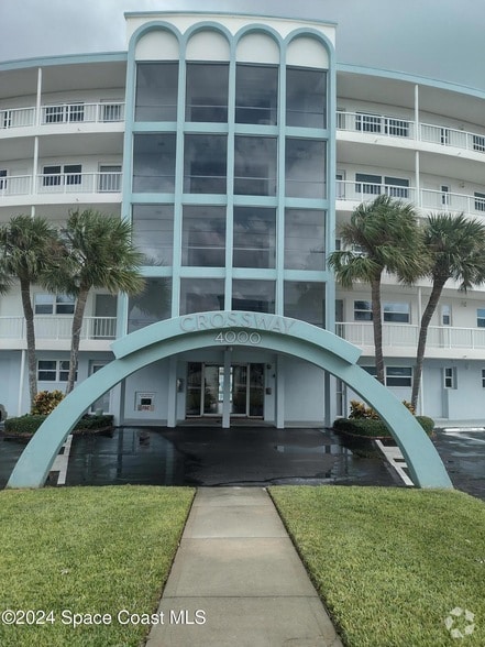 Building Photo - 4000 Ocean Beach Blvd Unit 2C Rental