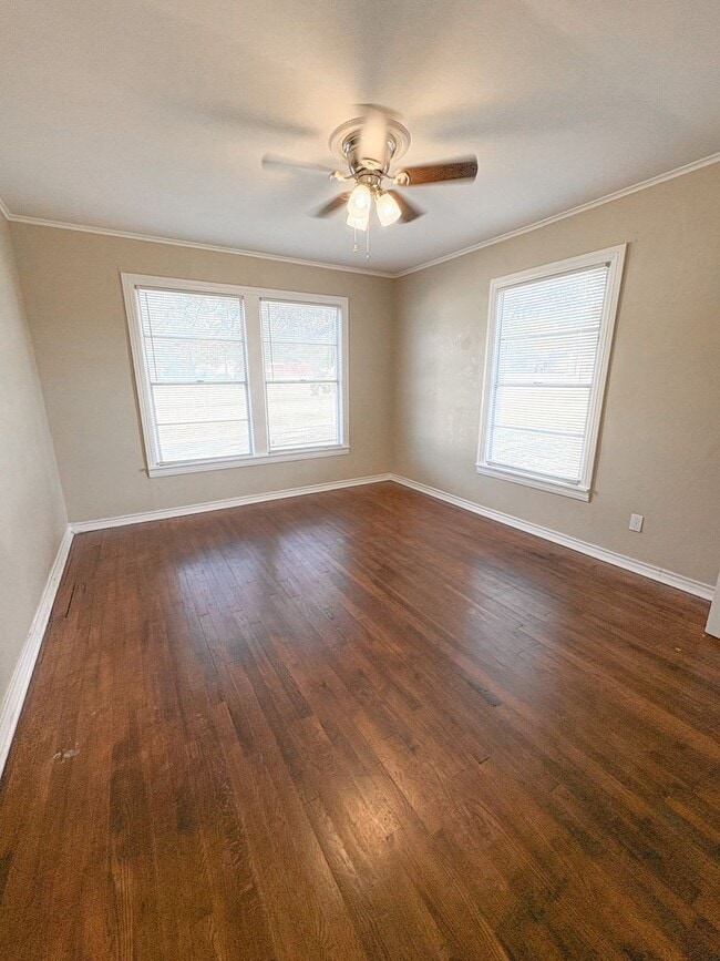 Photo - 101 E Pirate St