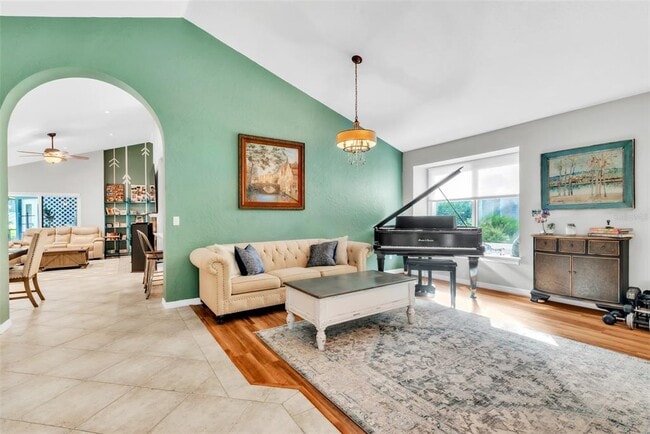 Photo - 6206 Farthing St