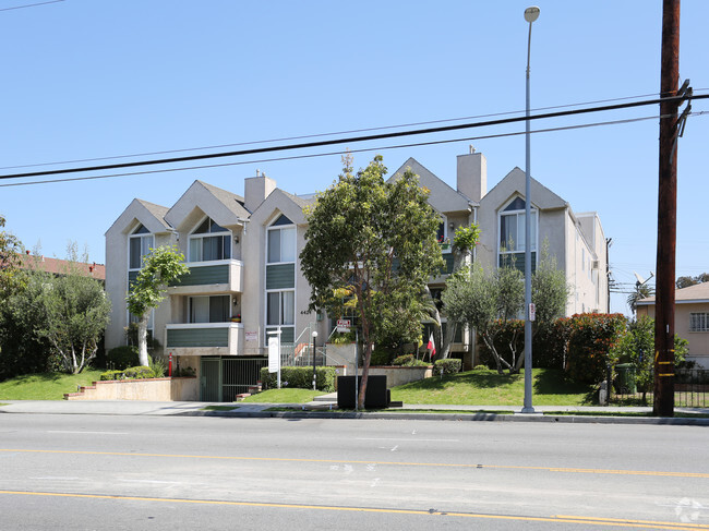 Building Photo - Oxford Villa Apartments