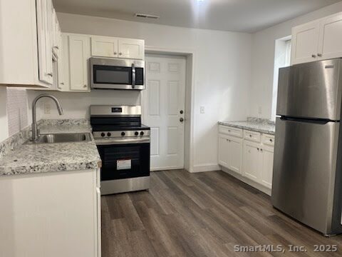 Building Photo - 22 Brewster St Unit D