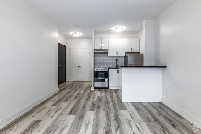 Interior Photo - 256-262 Sherbourne St.