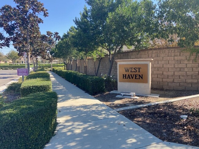 Photo - Beautiful 6 bed and 4.5 bath home in West ...