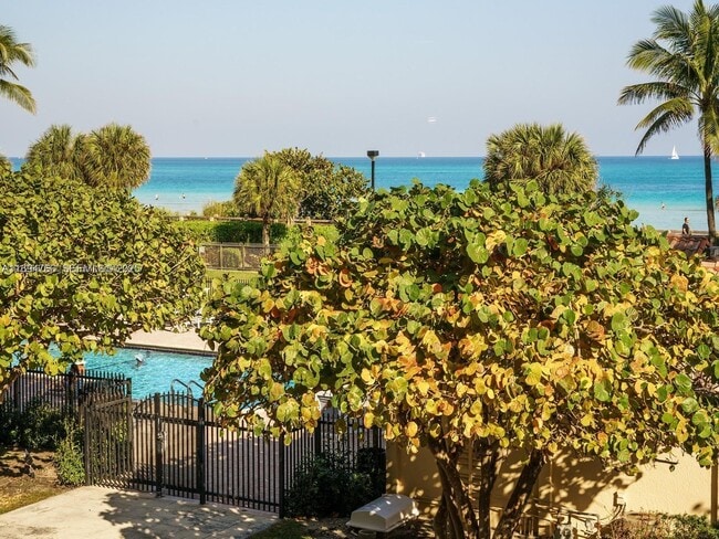 Photo - 2555 Collins Ave Unit 308