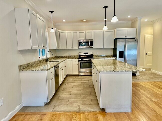 Photo - 299 Cabot St