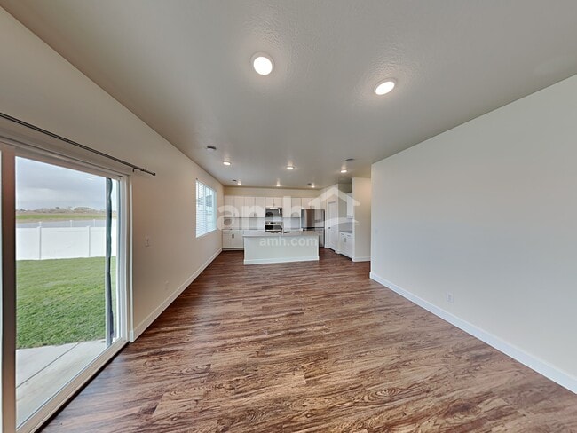 3294 Fields Ave