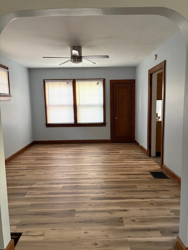 Photo - 1410 E Blake Ave