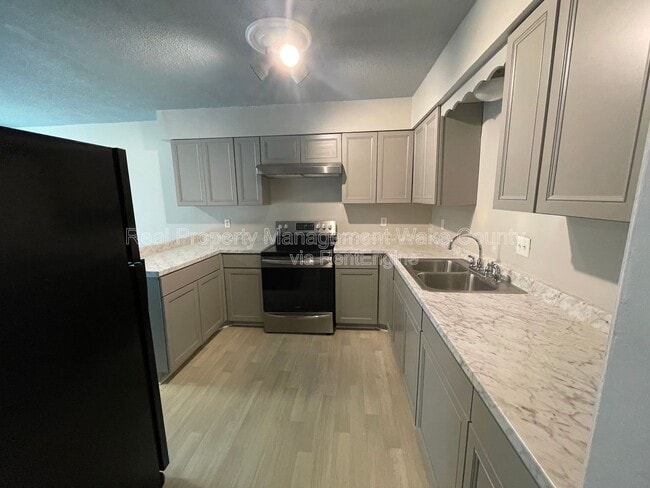 Photo - 4702 Walden Pond Dr Unit Apt D