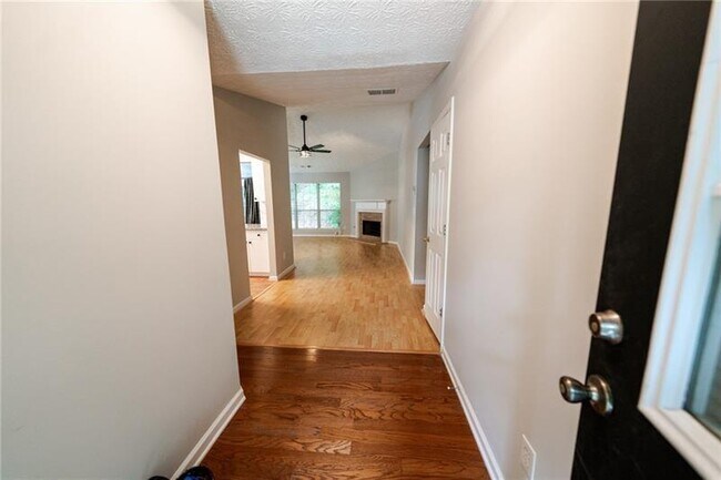 3820 Oak Park Dr