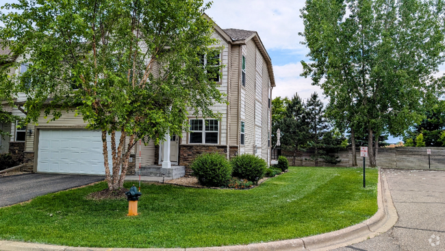 Building Photo - 2568 Vierling Dr E Rental