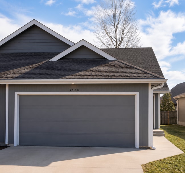 Photo - Great 3 Bed 2 Bath Duplex w/ attached 2 car garage!