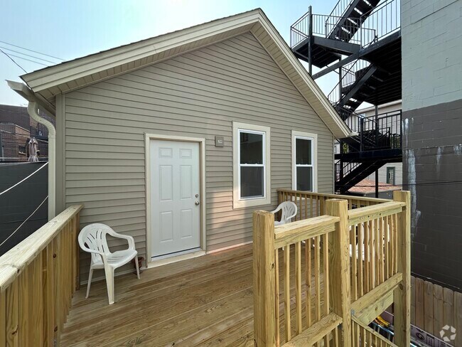 Building Photo - 1013 N Winchester Ave Rental