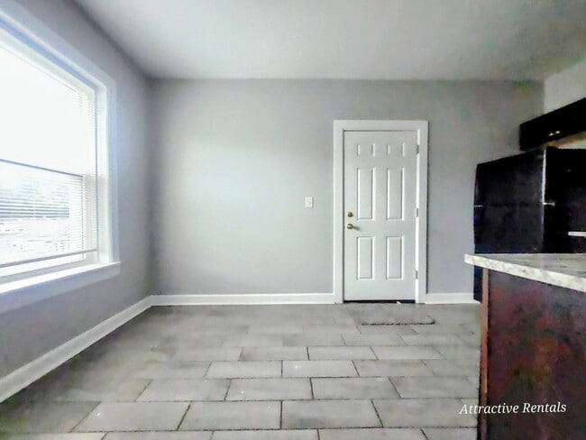 3116 W 61st St Unit 2