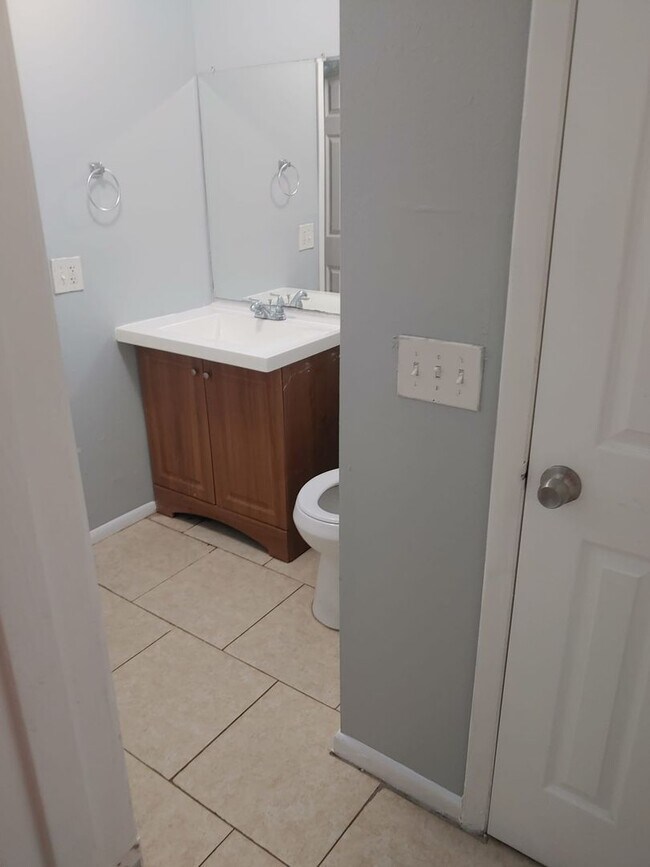 Photo - 2584-2586 Chestnut Woods Dr Unit 2584 Chestnut Woods Dr