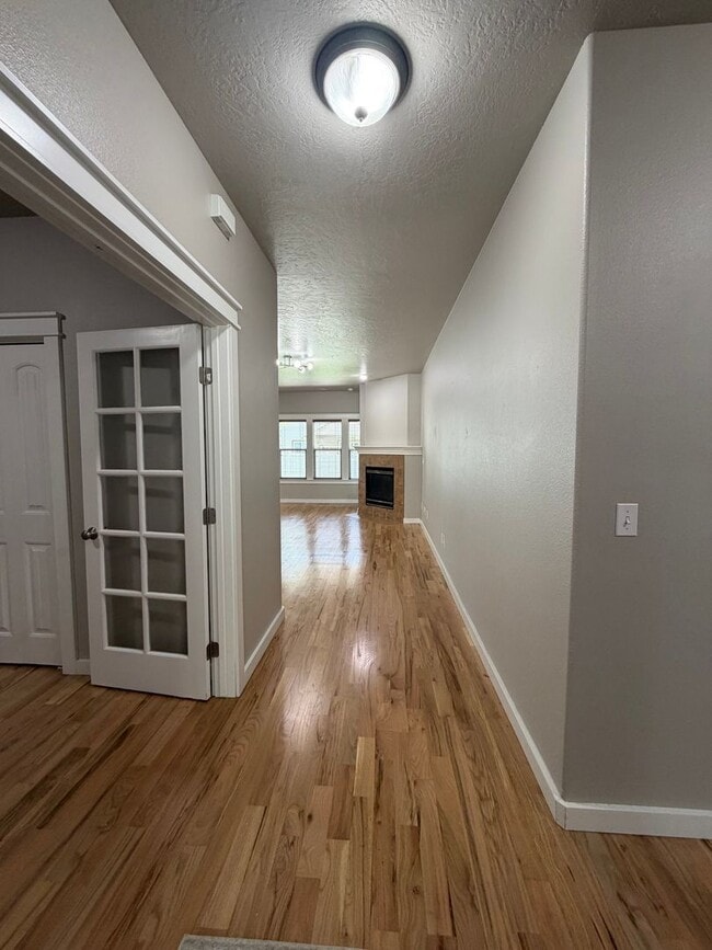 Photo - 3024 N Christian Way