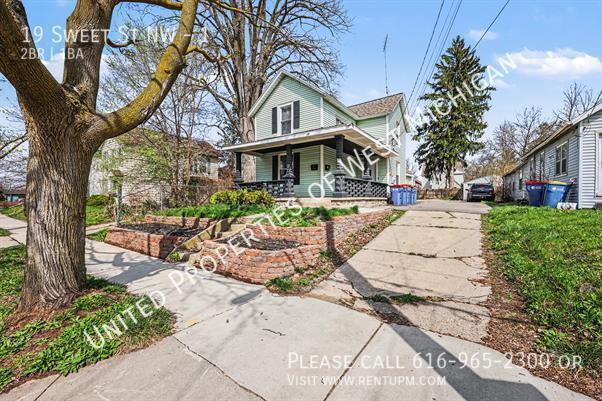 Building Photo - 19 Sweet St NW Unit 1