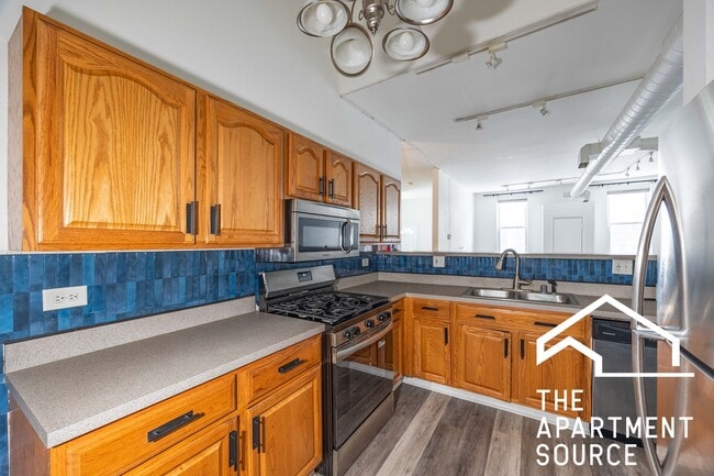 Building Photo - 1844 W Henderson St Unit 1844