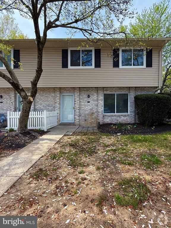 Building Photo - 315 Village Walk Rental