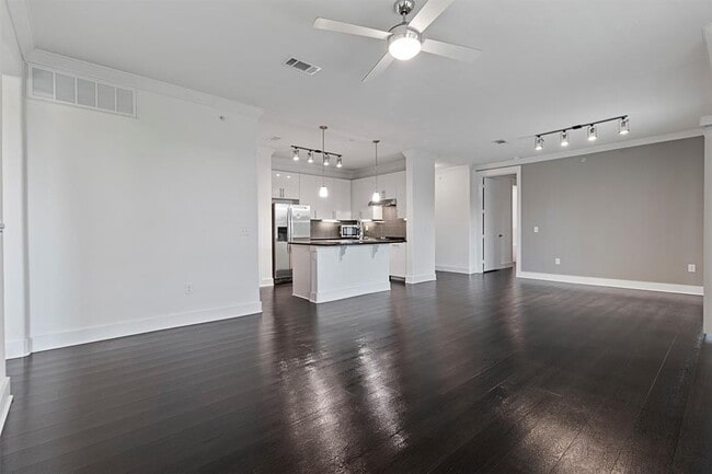 Photo - 3300 Towers Blvd Unit 622