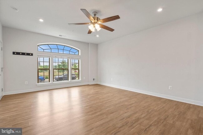 Photo - 5908 Etterbeek St