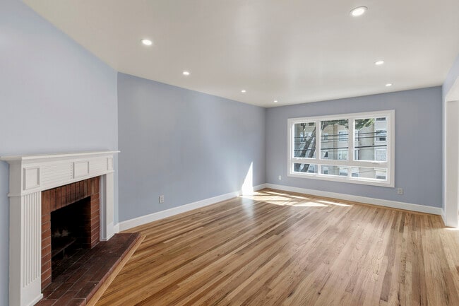 Building Photo - 1629 20th Ave Unit 1629