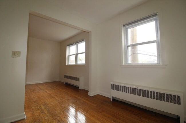 Photo - 33 Burnside Ave