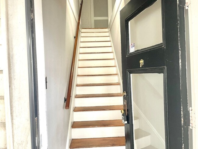 Photo - Stunning spacious 2nd floor apartment with Water View!