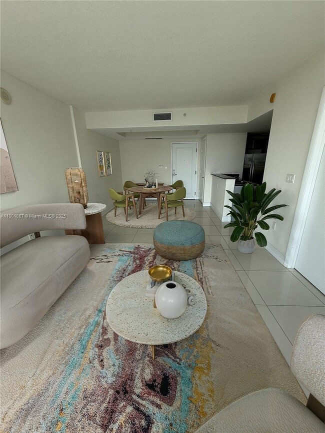 Photo - 1861 NW S River Dr Unidad 1602