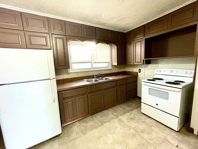 Photo - 111 5th Ave NW