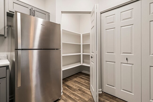 Sterling Oaks Luxury Apartments