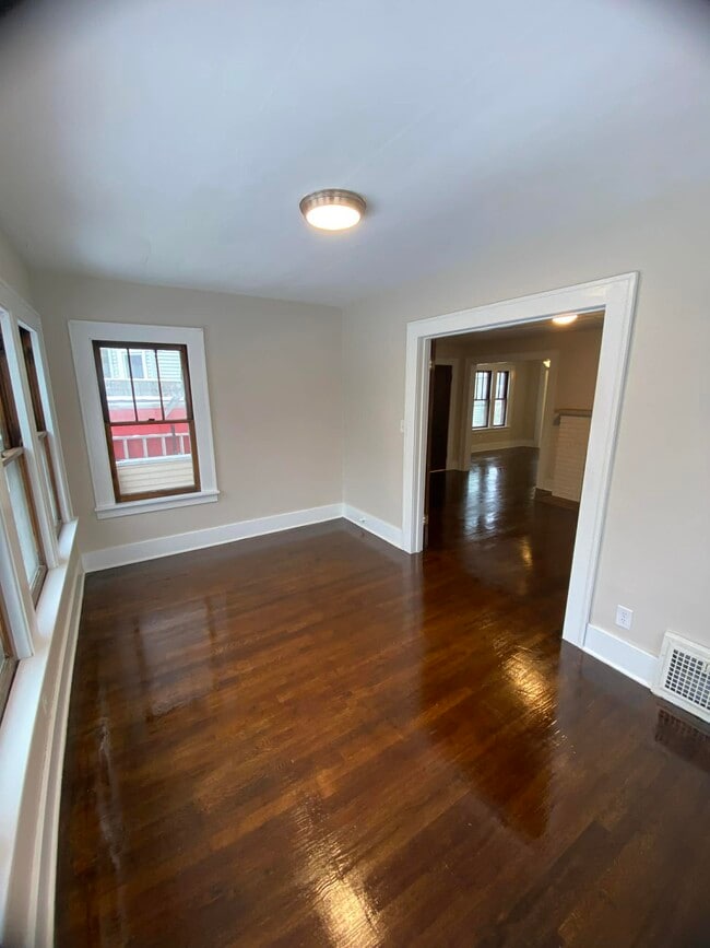 Photo - 2420 Plum St