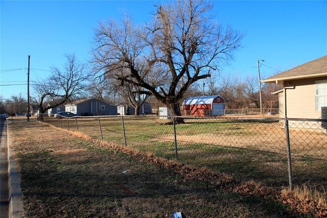 Photo - 836 E Eufaula St