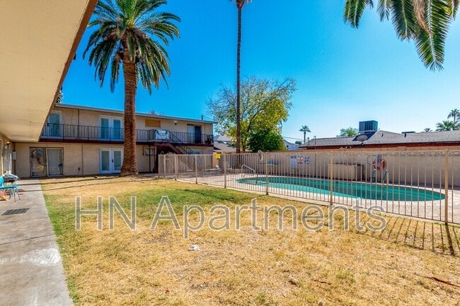 Photo - 3319 N 32nd St