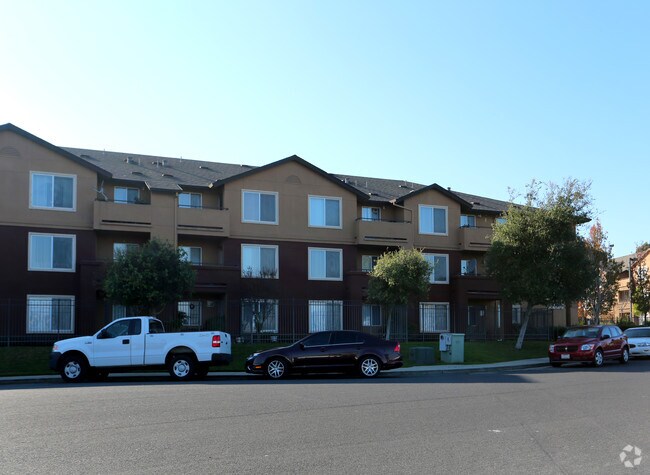 Heritage Park at Hilltop| 55+ Senior Affordable Community