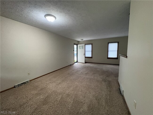 Photo - 1667 Ann Cir NE