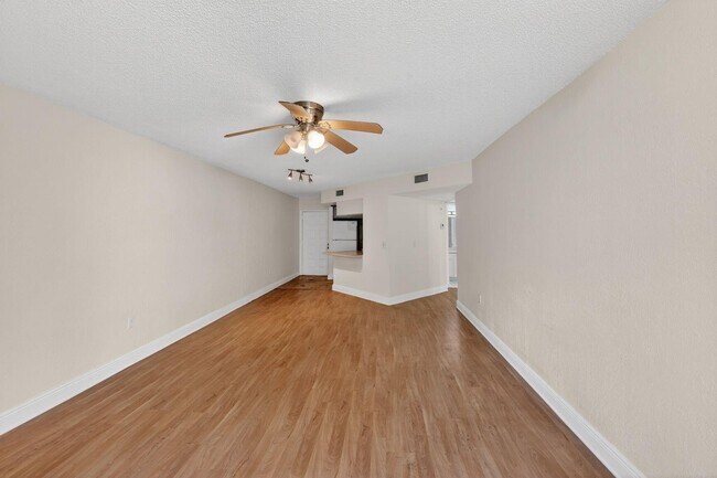 Photo - 8353 Lake Dr Unit 204
