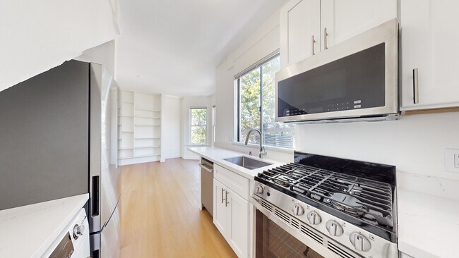 Building Photo - 509 Greenwich-
