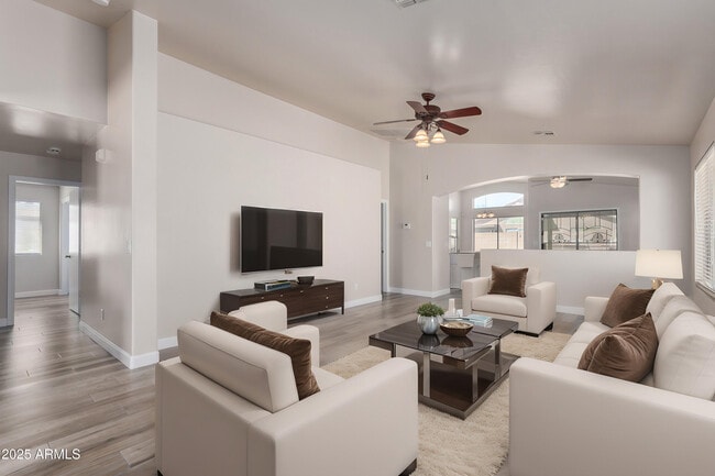 Photo - 15820 W Monroe St