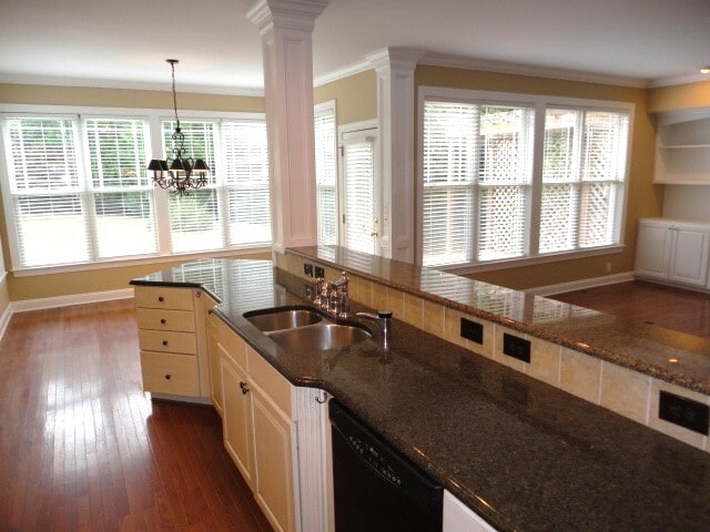 Photo - 1417 Flemming House St