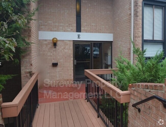 Building Photo - 520 N Lemon St Unit E-5 Rental