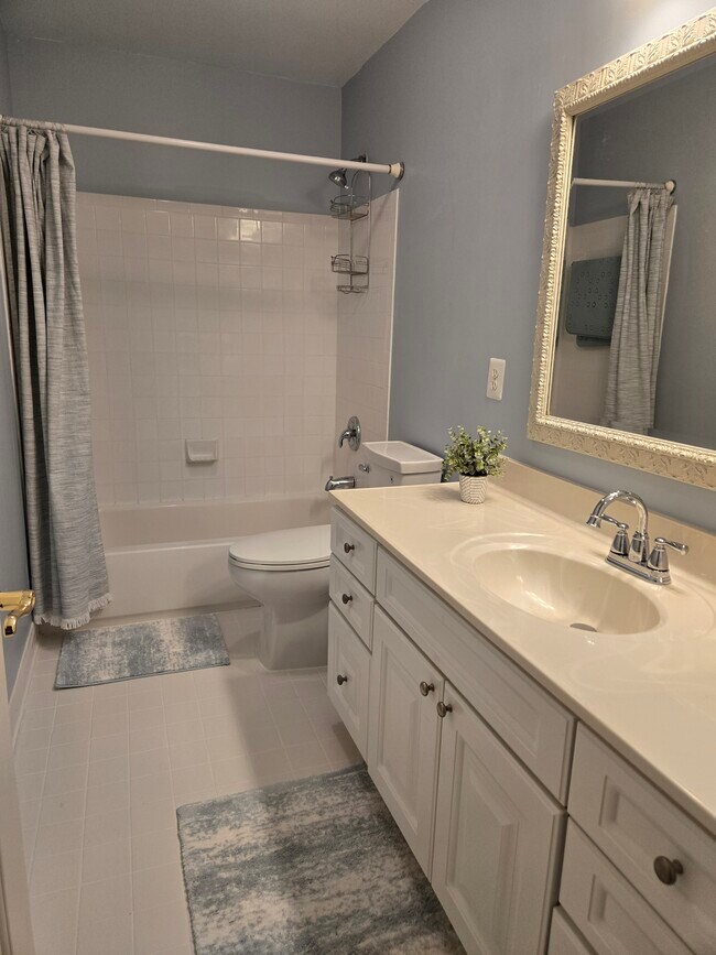 Photo - 222 N View Cir