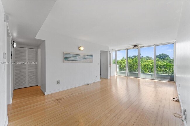 2539 S Bayshore Dr Unit PH2F