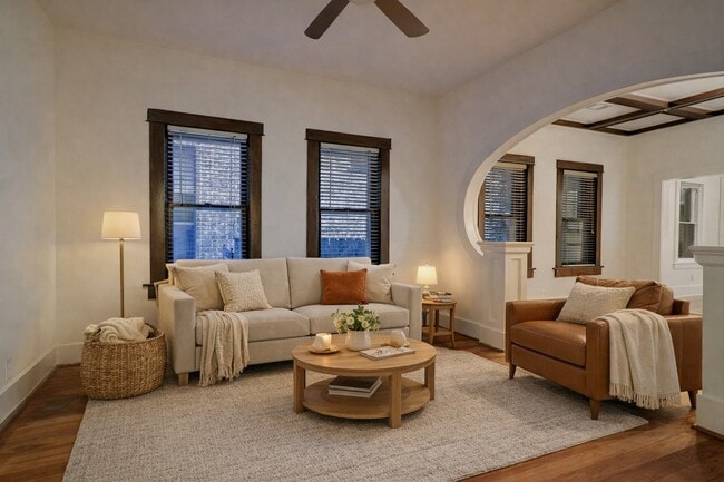 Photo - 936 Columbia St