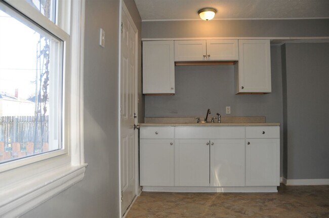 Photo - 924 S Harris Ave